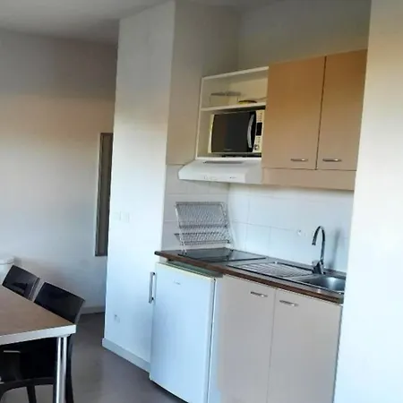 D'une A A 100 M Des Pistes Avec Balcon Amenage Et Wifi Selonnet